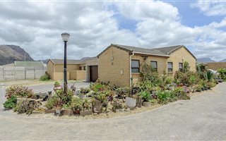 2 Bedroom House in Muizenberg