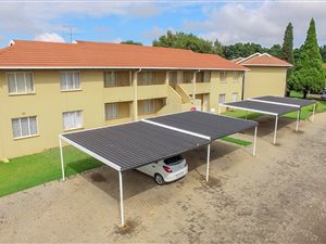 2 Bed Townhouse in Glen Marais