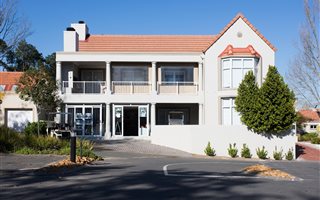 62 m² Office Space in Boschenmeer Golf Estate