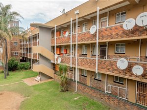 2.5 Bed Townhouse in West Turffontein