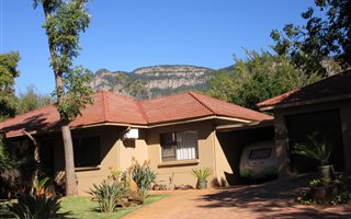 4 Bedroom House in Kampersrus AH