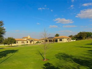 8 Bed House in Honingklip AH