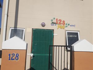2 Bed House in Pelikan Park