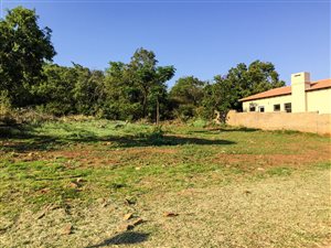1030 m² Land available in Kameeldrift East