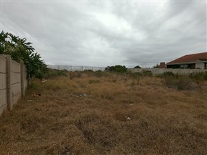 744 m² Land available in C Place