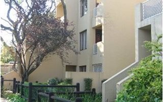 1 Bedroom Apartment in Parktown North