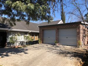 4 Bed House in Universitas