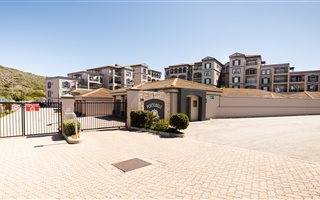 2 Bedroom Apartment in Diaz Beach