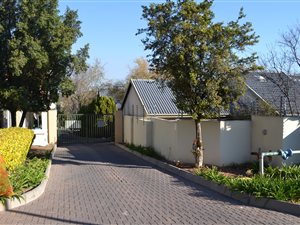 2 Bed Apartment in Douglasdale