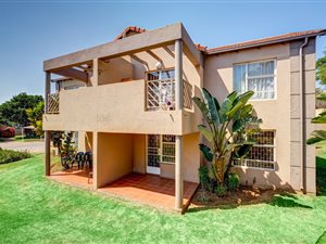 2 Bed Apartment in Constantia Kloof
