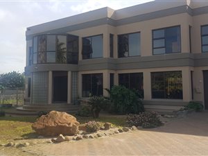 6 Bed House in Zeekoevlei