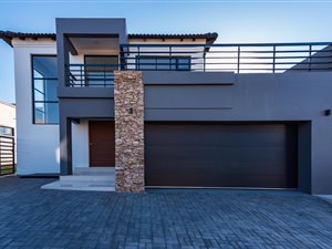 4 Bed House in Pinehaven