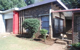 5 Bedroom House in Hennopspark