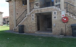 2 Bedroom Townhouse in Ravensklip