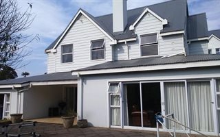 4 Bedroom Townhouse in Clarendon
