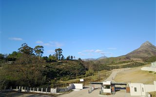 383 m² Land available in La Roche