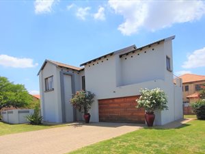 3 Bed House in Silver Wood Estate