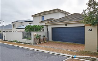 4 Bedroom House in Big Bay