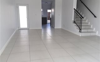 3 Bedroom Apartment in Bryanston West