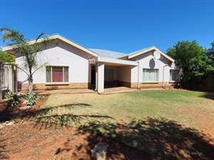 4 Bed House in Hadison Park