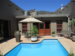 4 Bed House in Graaff Reinet