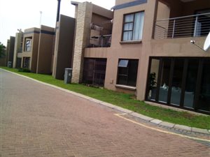 3 Bed Townhouse in Vanderbijlpark SE8