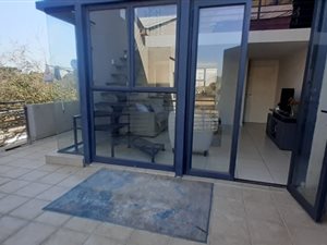 1 Bed Apartment in Rooihuiskraal North