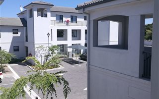 2 Bedroom Apartment in Durbanville Central