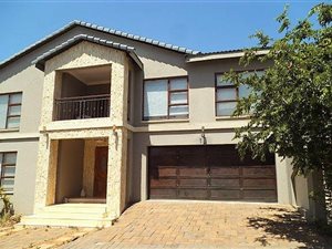 4 Bed House in Dainfern