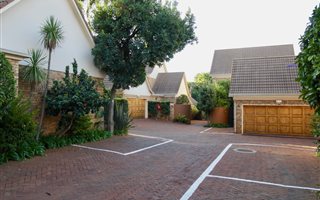 4 Bedroom Townhouse in Brummeria