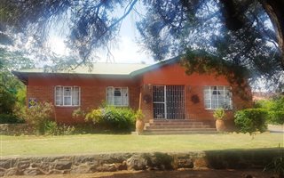 3 Bedroom House in Egerton