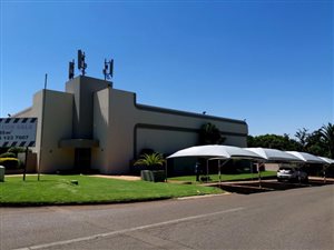 1085 m² Commercial space in Clubview