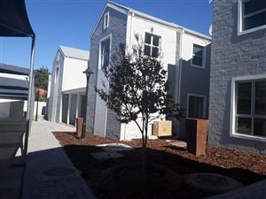 2 Bed Townhouse in Paarl Central East