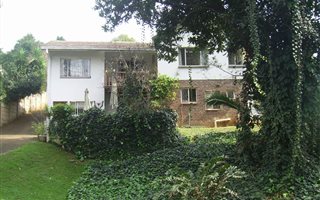 6 Bedroom House in Wembley