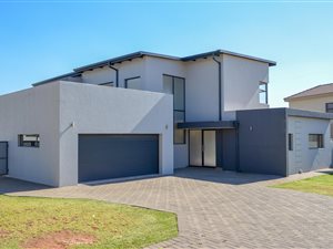 4 Bed House in The Meadows