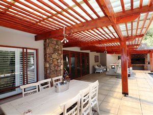 4 Bed House in Bryanston West