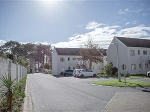 2 Bed Apartment in Paarl