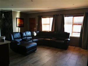 2 Bed House in Rowallan Park and surrounds