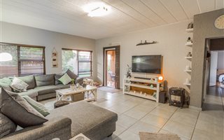 3 Bedroom Apartment in Lakefield