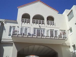 3 Bedroom Duplex in Gordons Bay Central