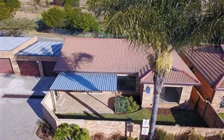 3 Bedroom Cluster in Radiokop