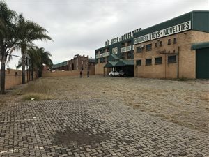2500 m² Industrial space in Monavoni