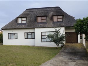 4 Bed House in Jongensfontein