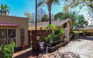 7 Bedroom House in Birch Acres