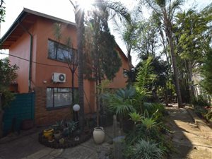 5 Bed House in Roseville