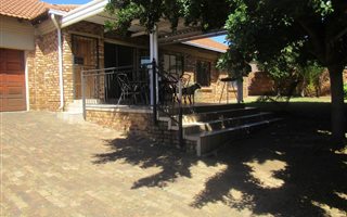 3 Bedroom House in Thatchfield