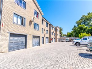 3 Bed Apartment in Vredekloof East