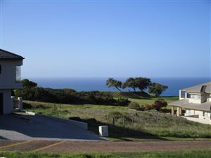895 m² Land available in Mossel Bay Golf Estate