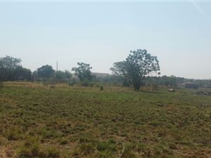 4763 m² Land available in Claudius