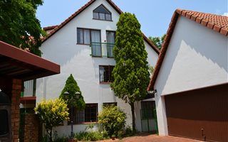 3 Bedroom Penthouse in Waterkloof Park